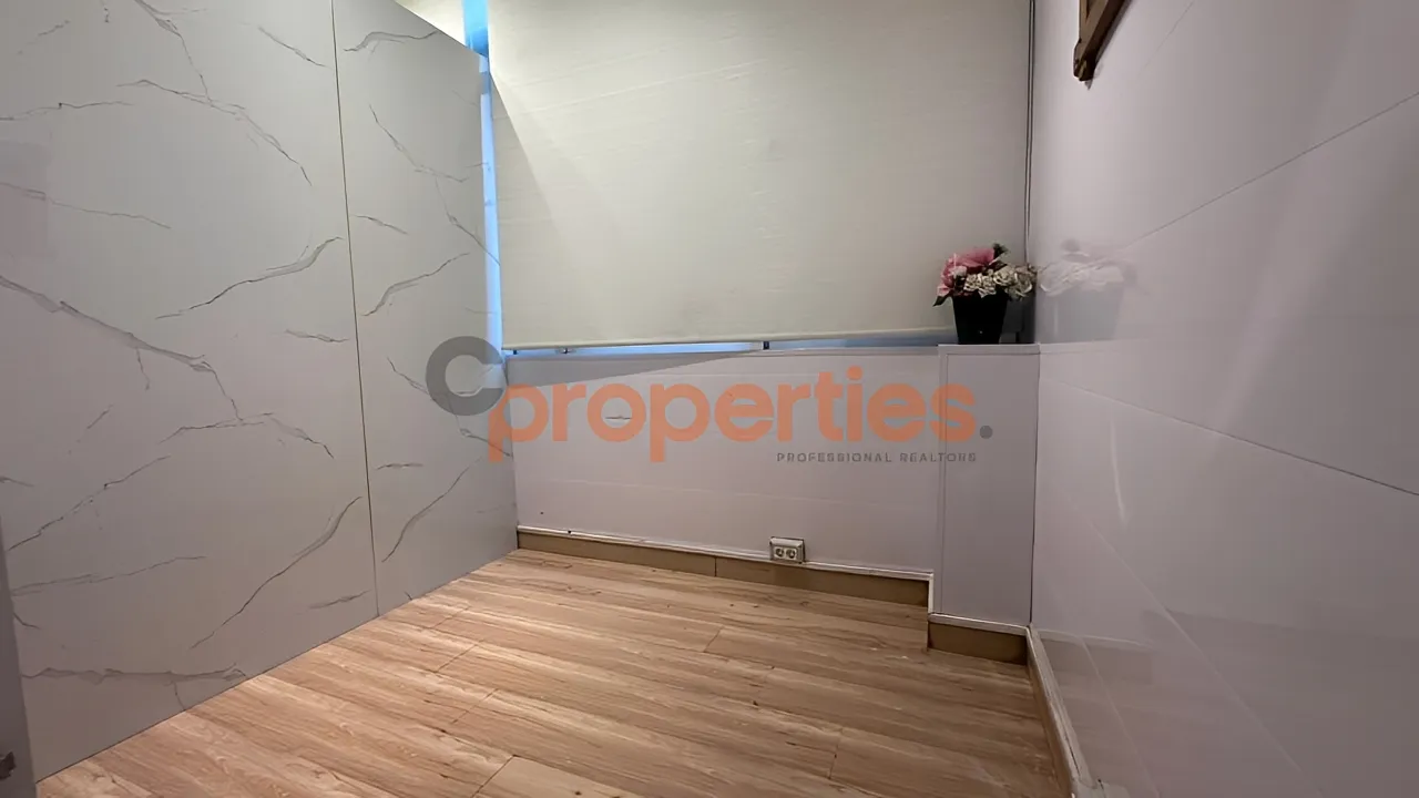Office for Rent in Manara
