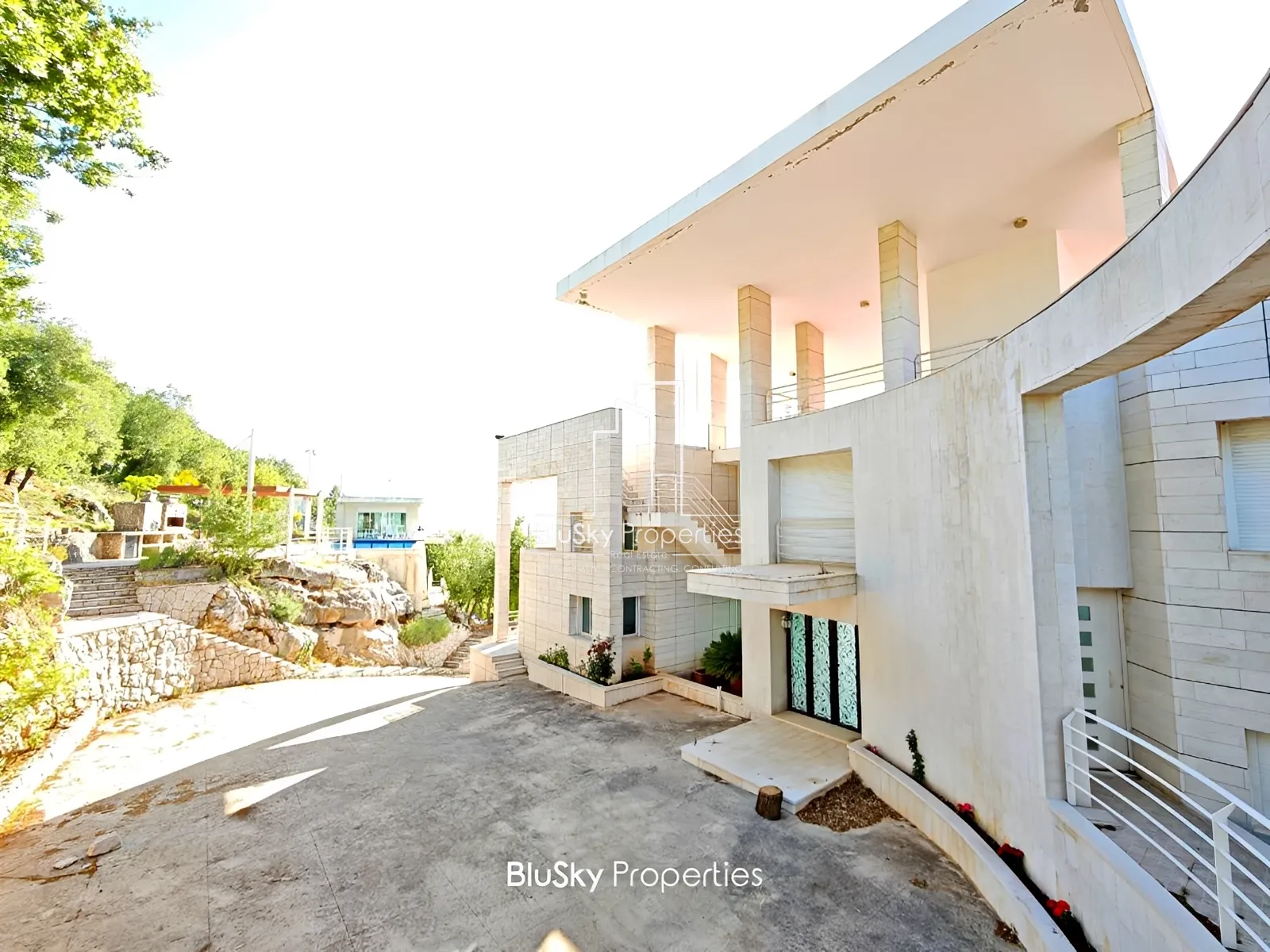 Villa for Sale in Baskinta - 6 bed, 8 bath