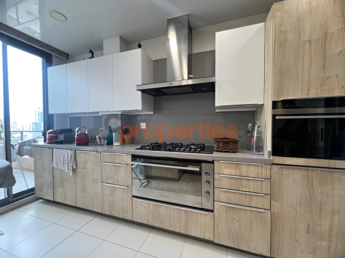 Apartment for sale in Sioufi, Beirut, Lebanon - 3 bed, 3 bath