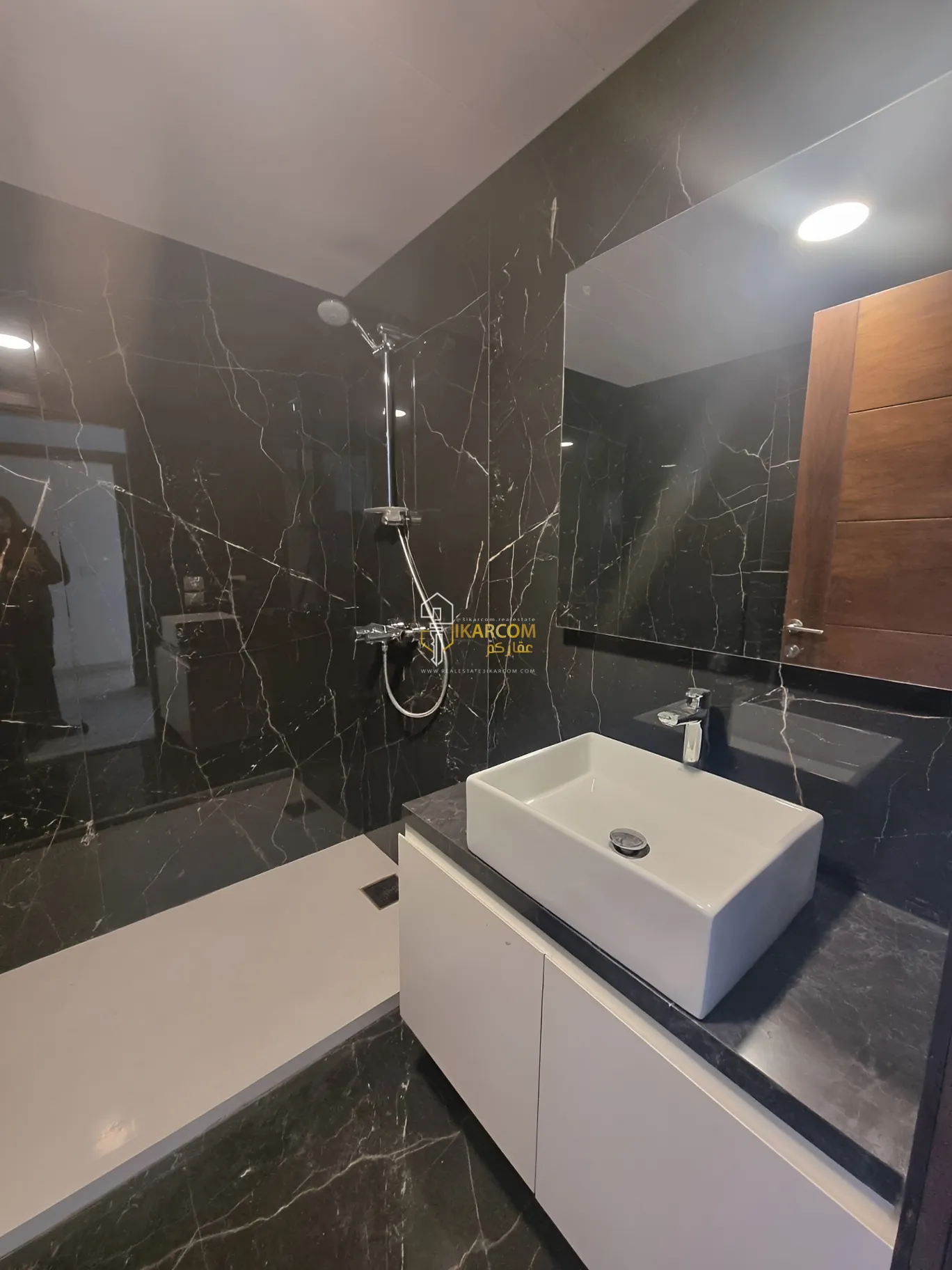 Apartment for sale in Ras Al Naba'a, Beirut, Lebanon