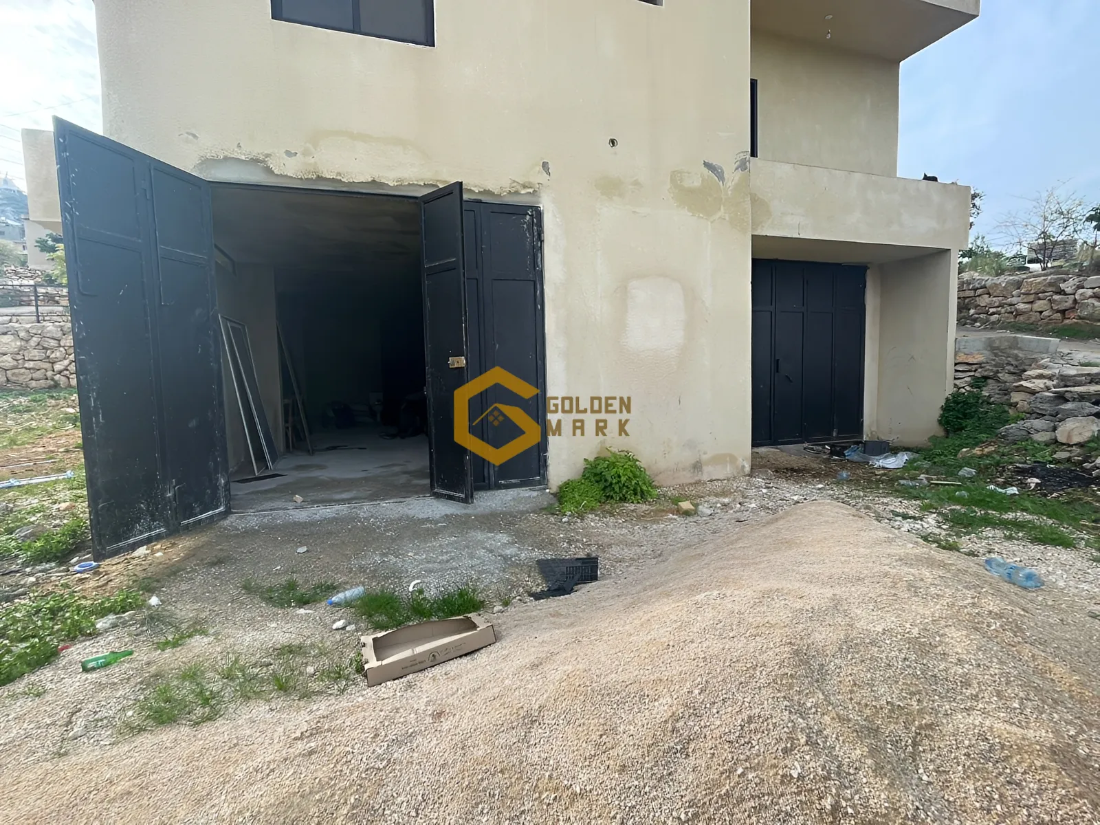 Warehouse for sale in Bziza
