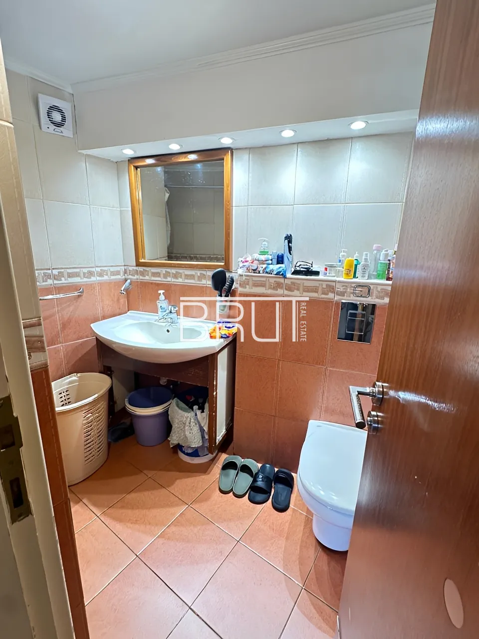 Chalet for Sale in Feitroun