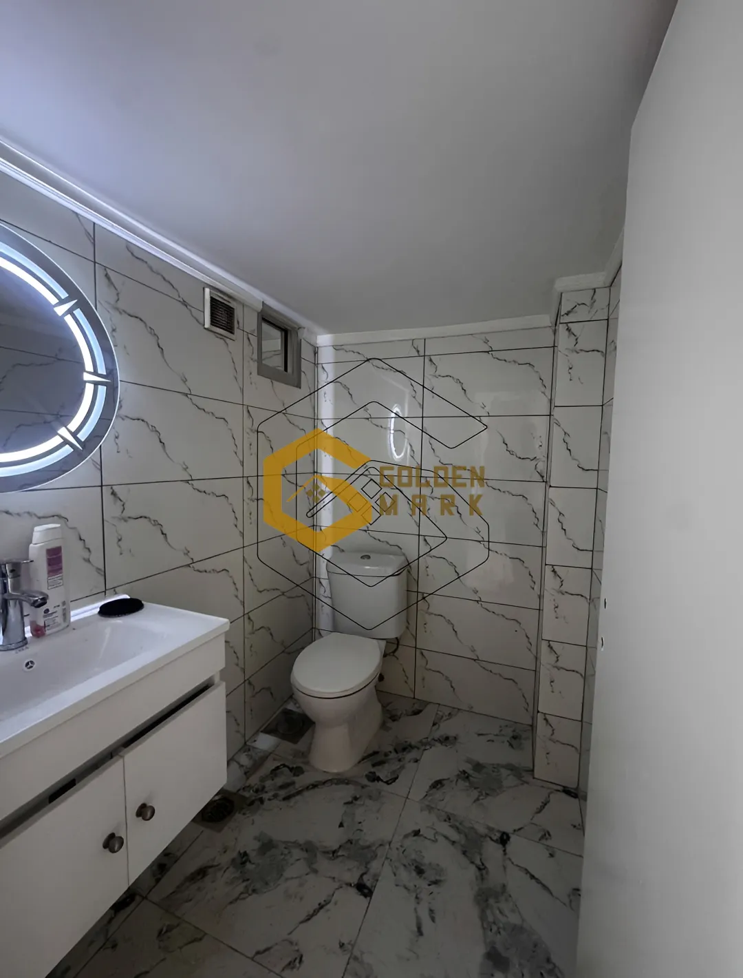 Apartment for Sale in Ain El Rihaneh