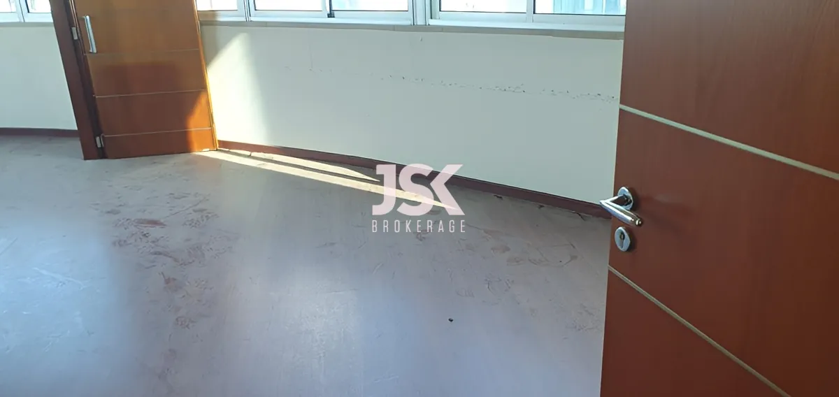 Office for rent in Sin El Fil
