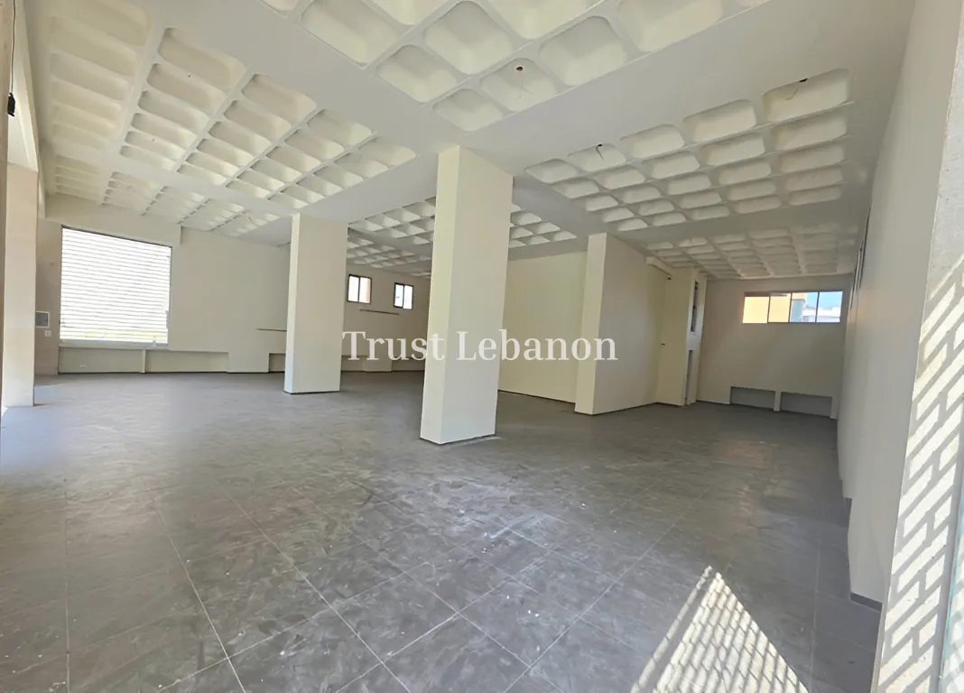 Shop For Rent in Metn, Horsh Tabet