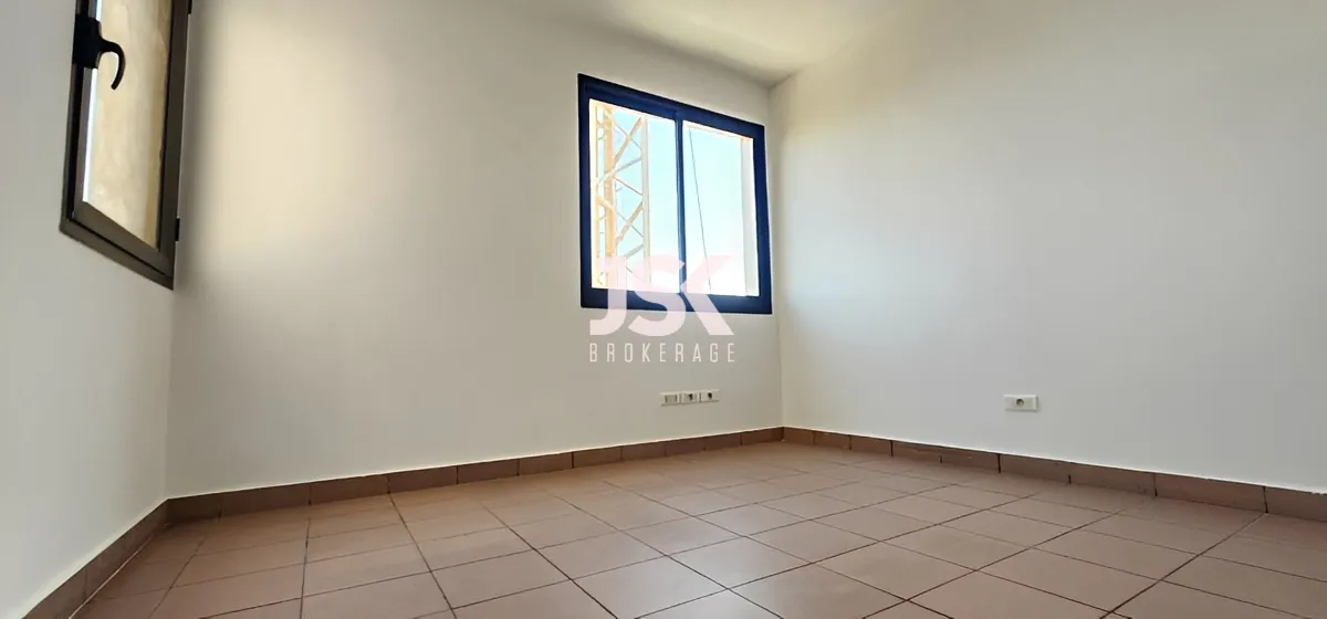 Office for rent in Hazmieh