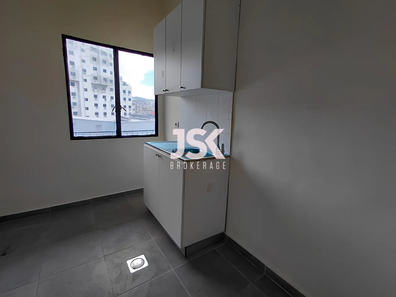 Office for Rent in Baouchriyeh