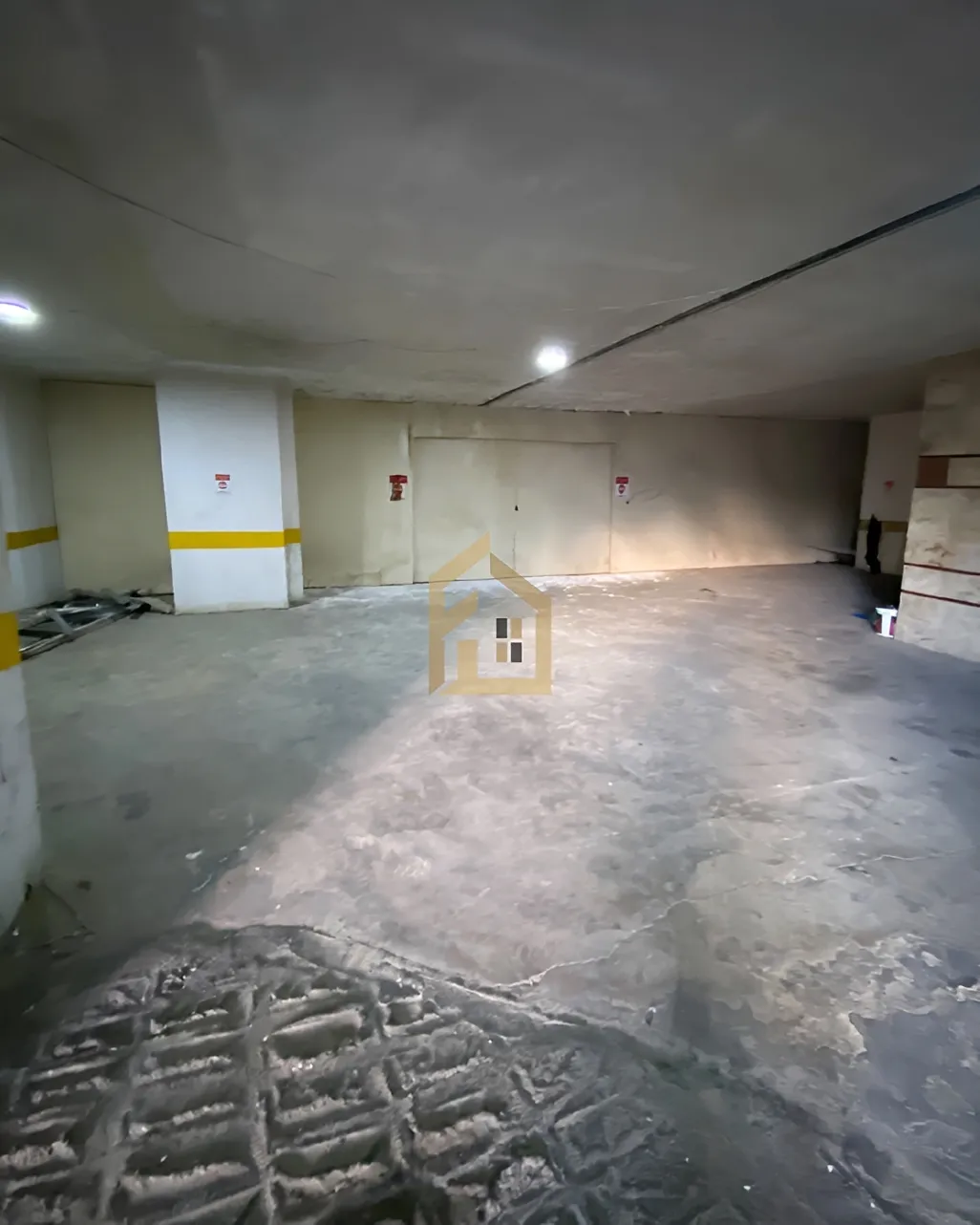 Warehouse for rent in Ballouneh, Lebanon
