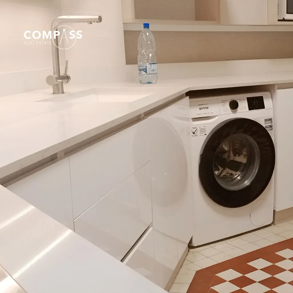 Apartment for rent in Achrafieh, Beirut, Lebanon - 3 bed, 3 bath