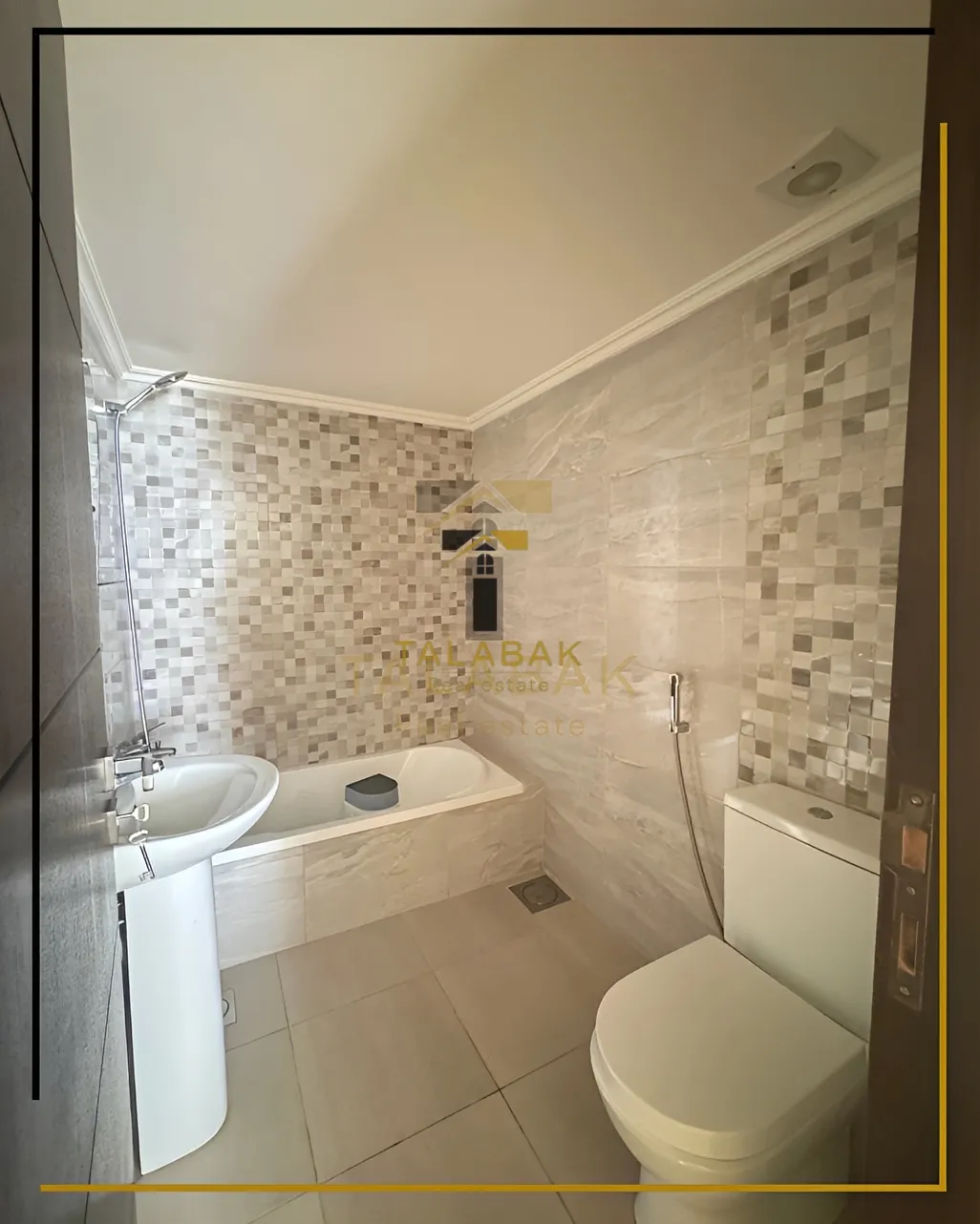 Apartment for sale in Blat