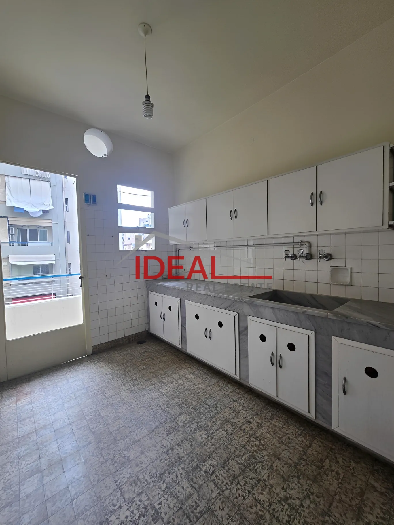 Apartment for rent in Achrafieh, Beirut, Lebanon - 3 bed, 2 bath