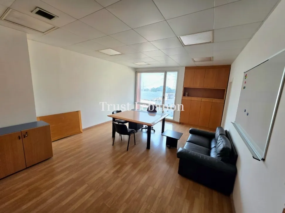 Office for rent in Mkalles, Lebanon
