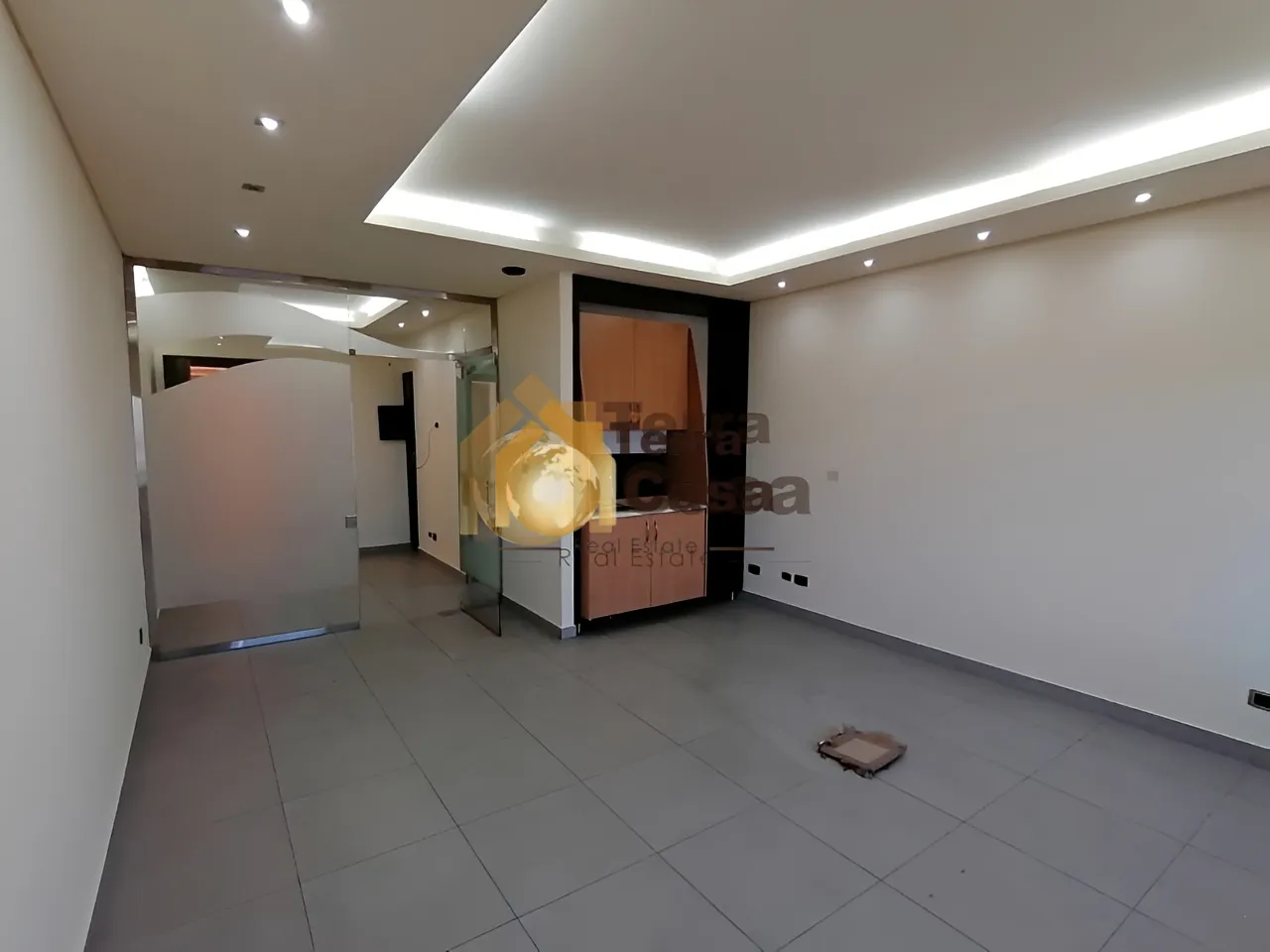 Office for Sale in Haouch el Omara