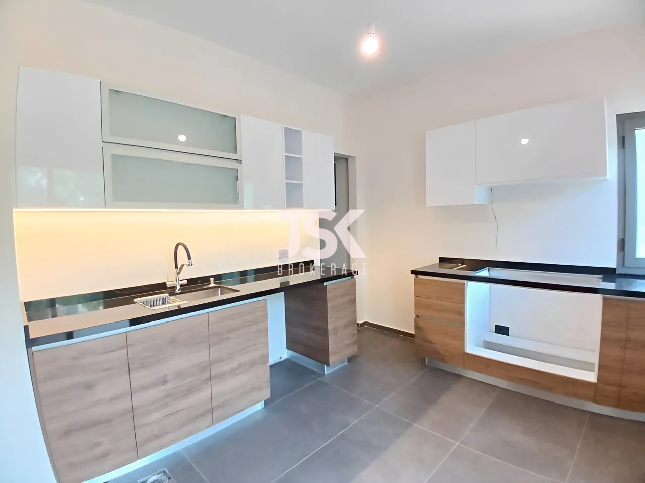 Apartment for Sale in Roumieh