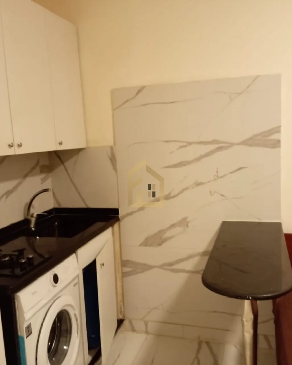 Studio for rent in Ramlet El Baida, Bayrut, Lebanon - 1 bed, 1 bath