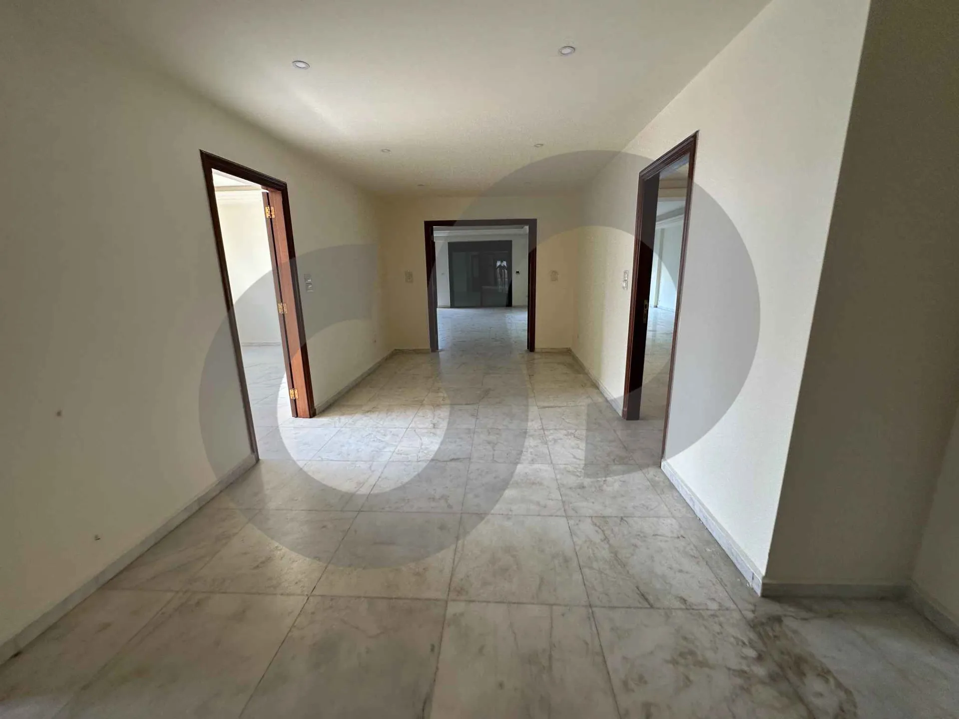Commercial Property for Rent in Mina