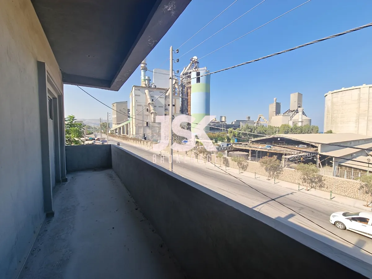 Industrial Unit for Sale in Chekka