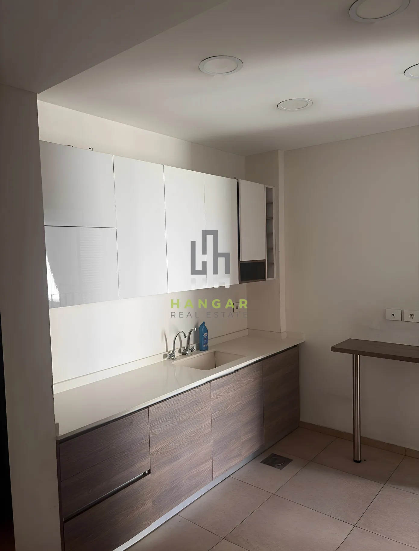 Apartment for rent in Achrafieh, Beirut, Lebanon - 3 bed, 3 bath