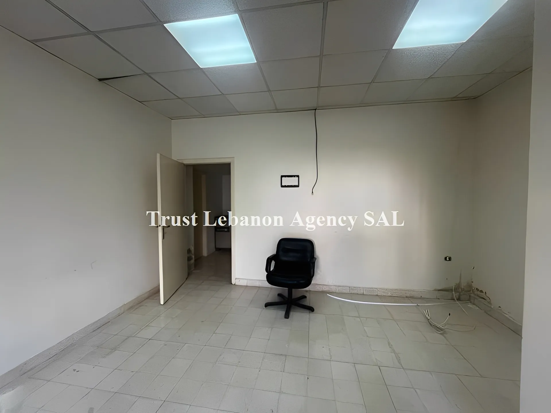 Office for rent in Metn, Zalka