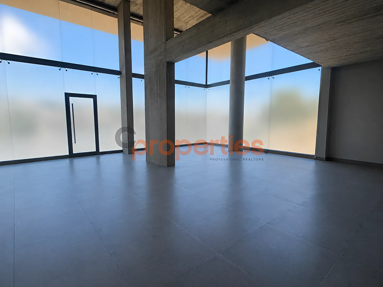 Shop for rent in Mansourieh, Lebanon