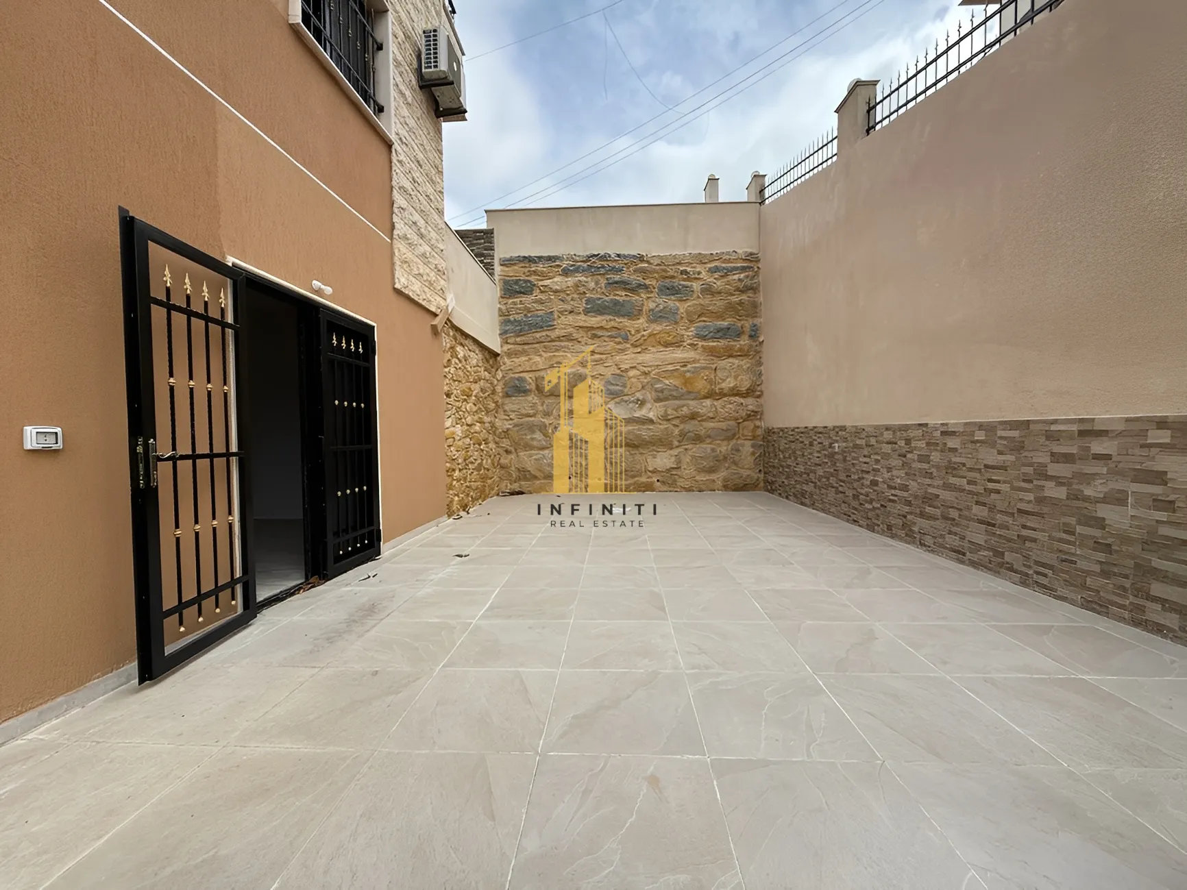 Apartment for Sale in Aaitat, Lebanon - 2 bed, 2 bath