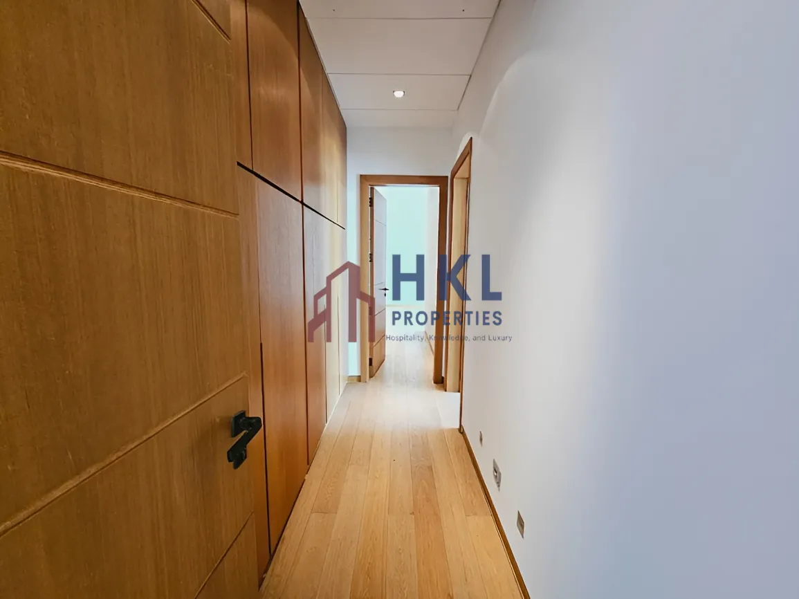 Apartment for rent in Achrafieh, Beirut, Lebanon - 3 bed, 4 bath