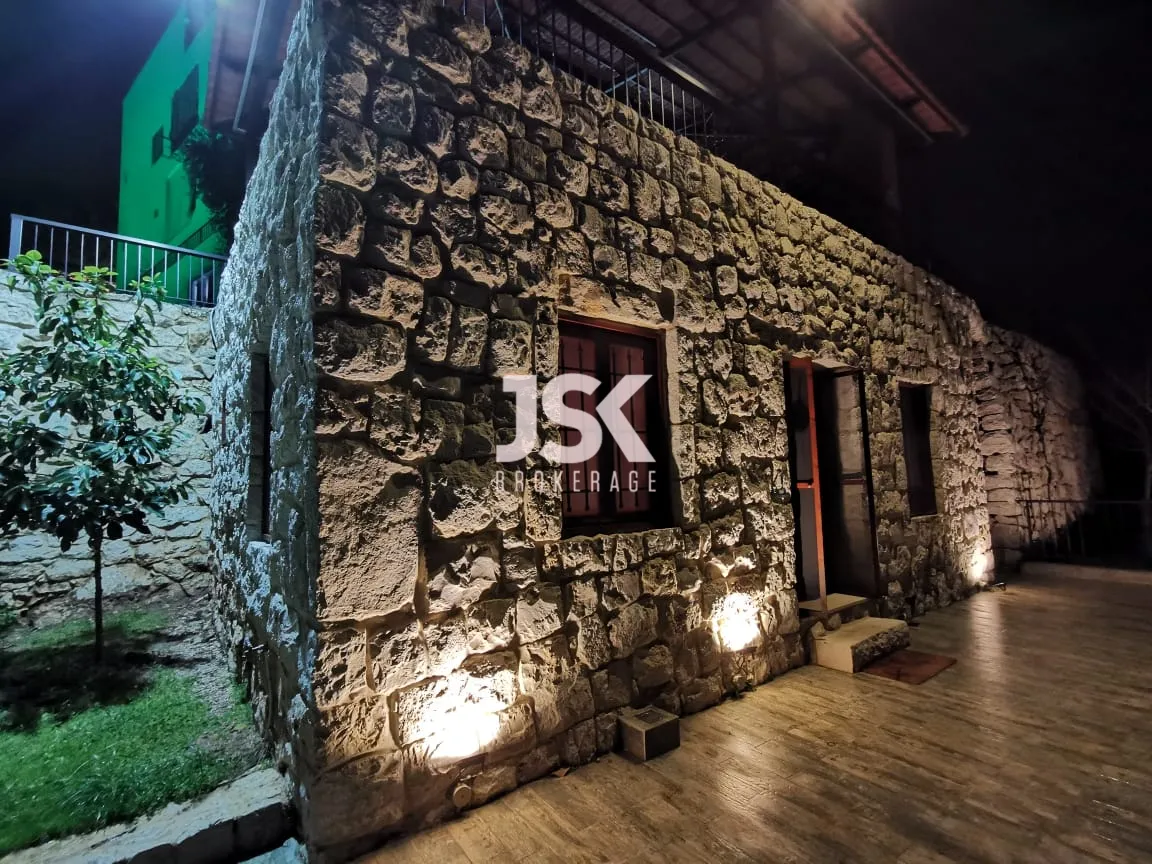 Building for Sale in Fatqa