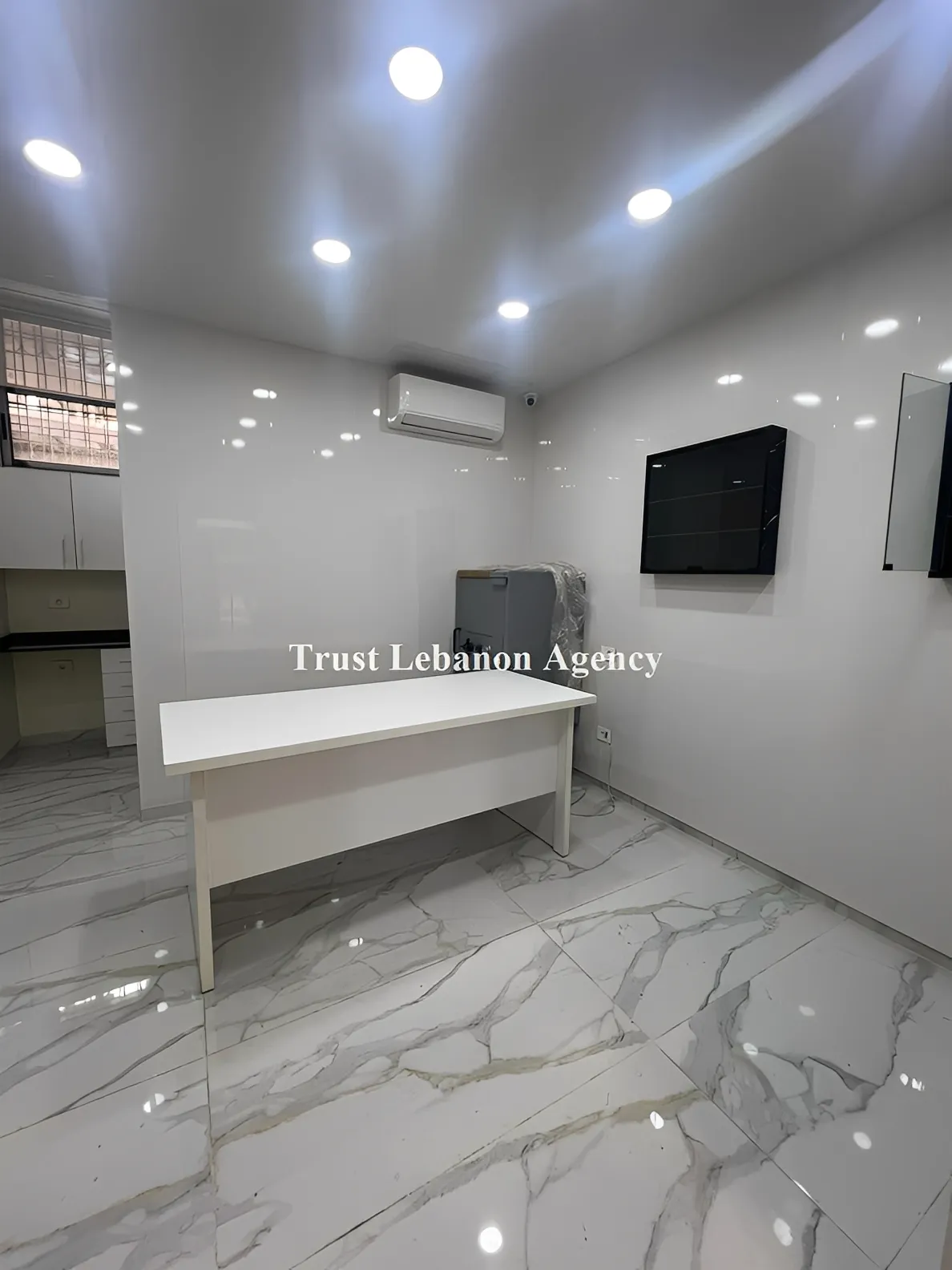 Shop for rent in Metn, Jal Al Dib