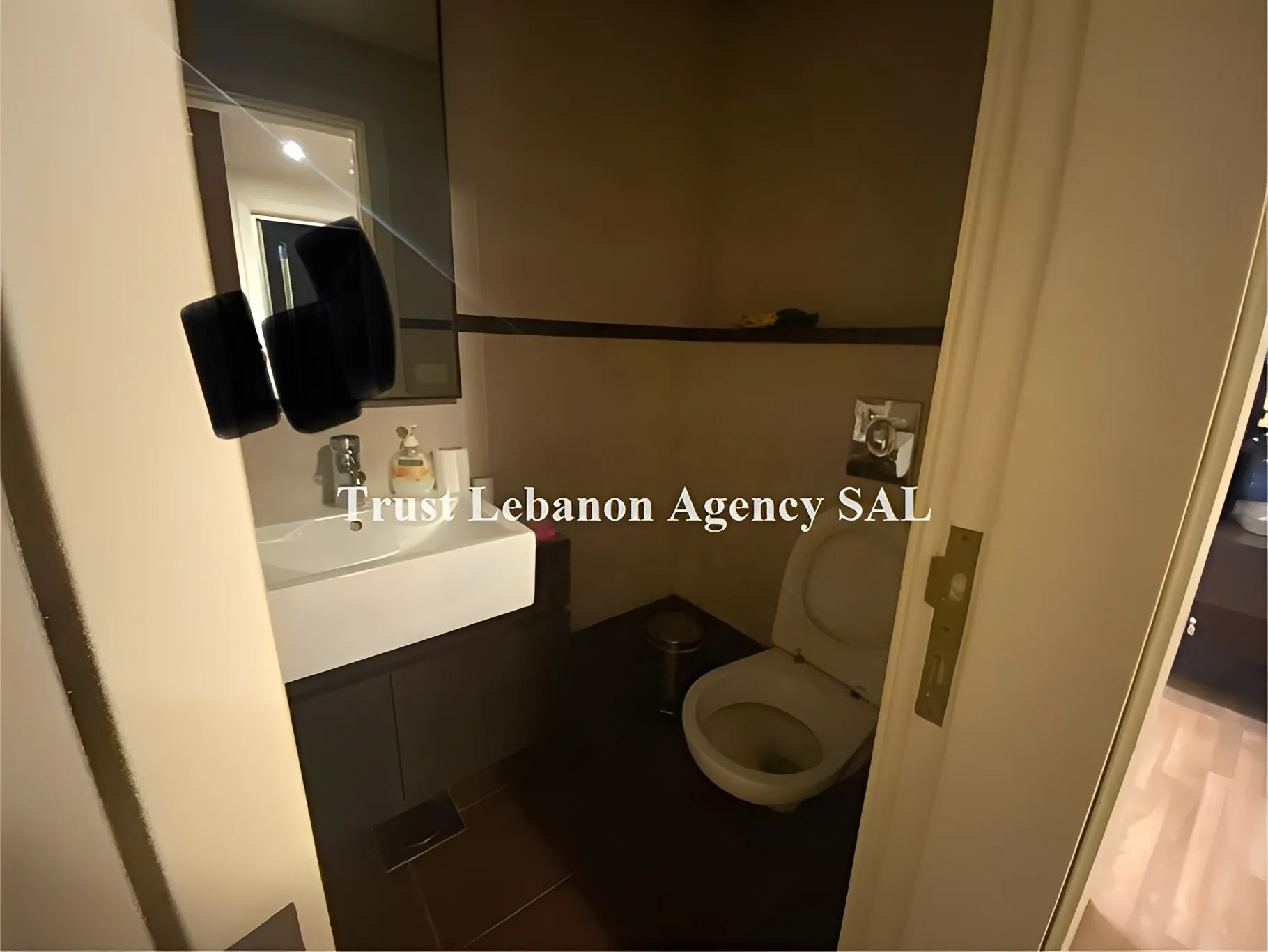 Showroom for rent in Metn, Dbayeh