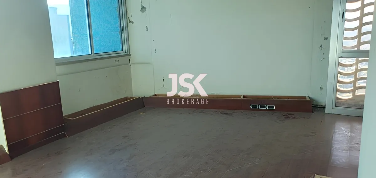 Office for rent in Sin El Fil