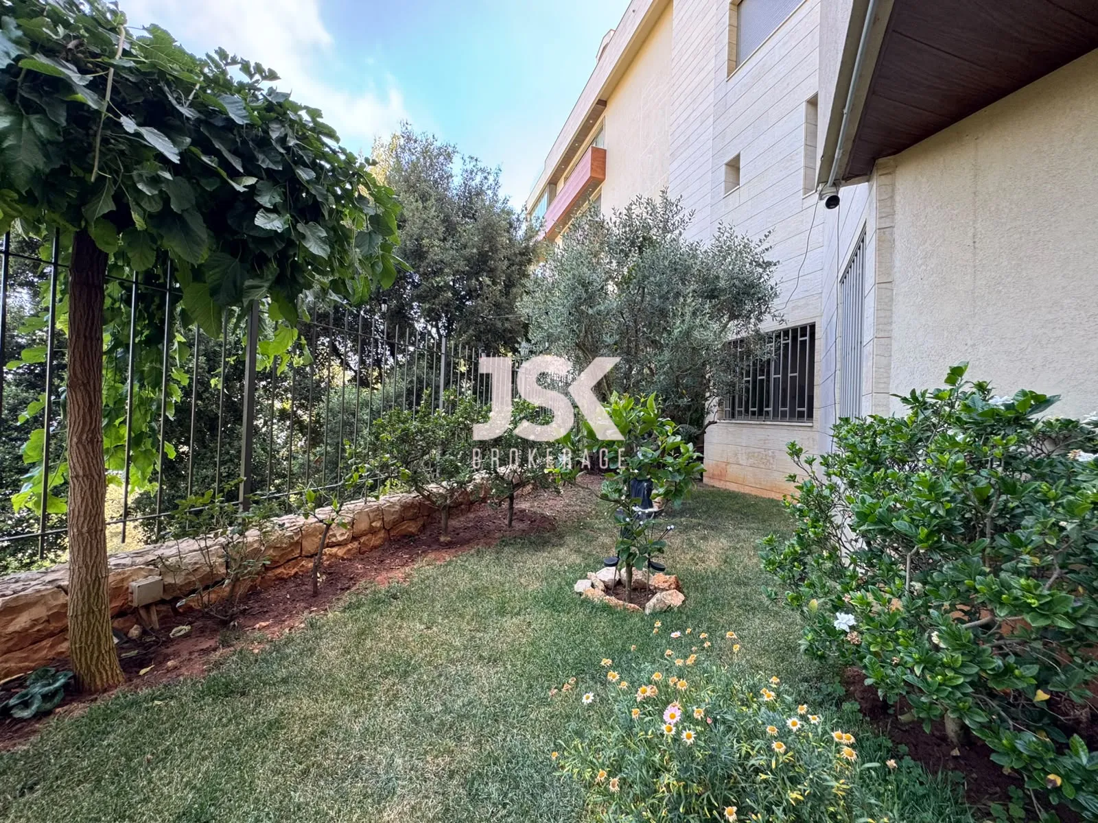Apartment for Sale in Beit Meri