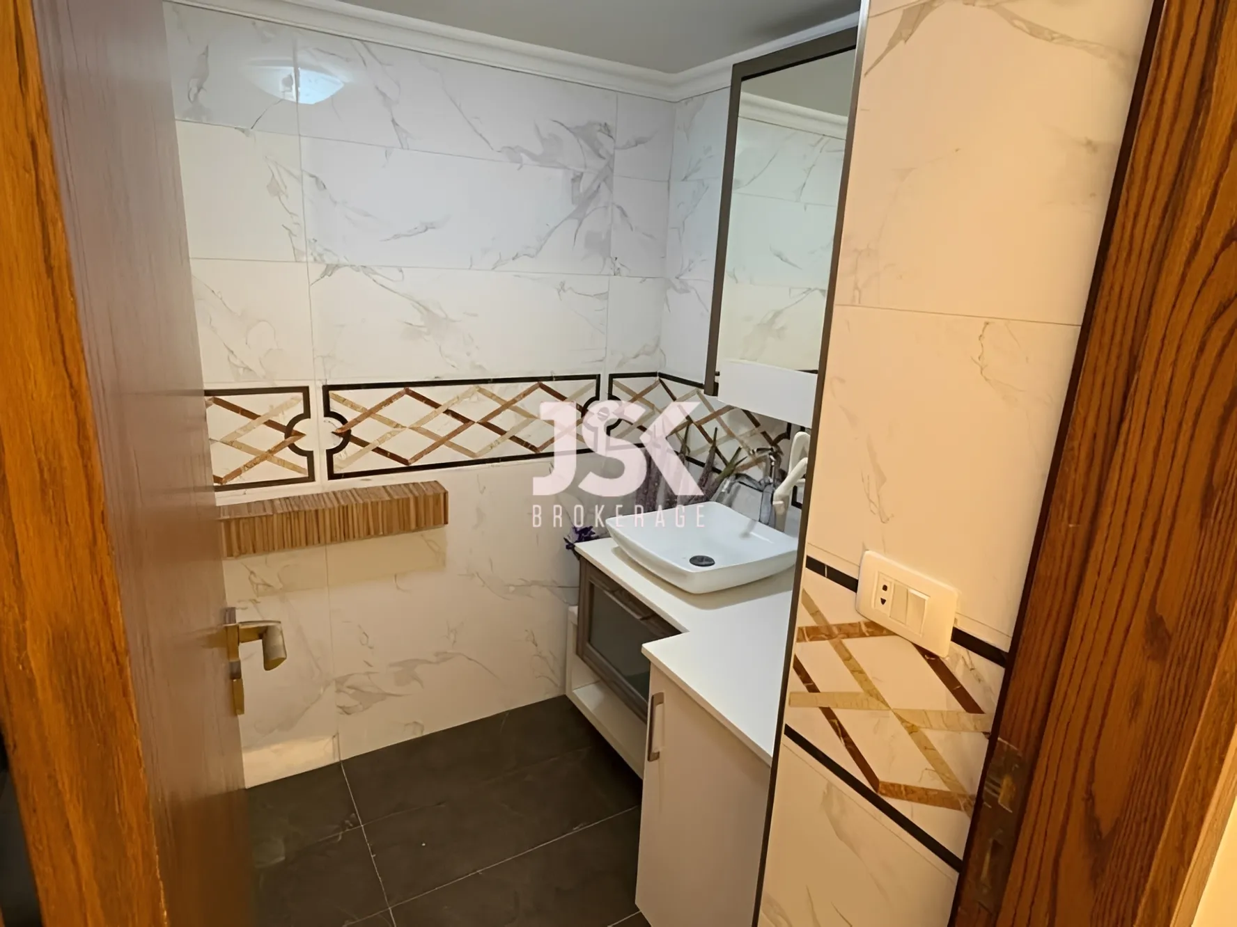 Apartment for Sale in Gharfine