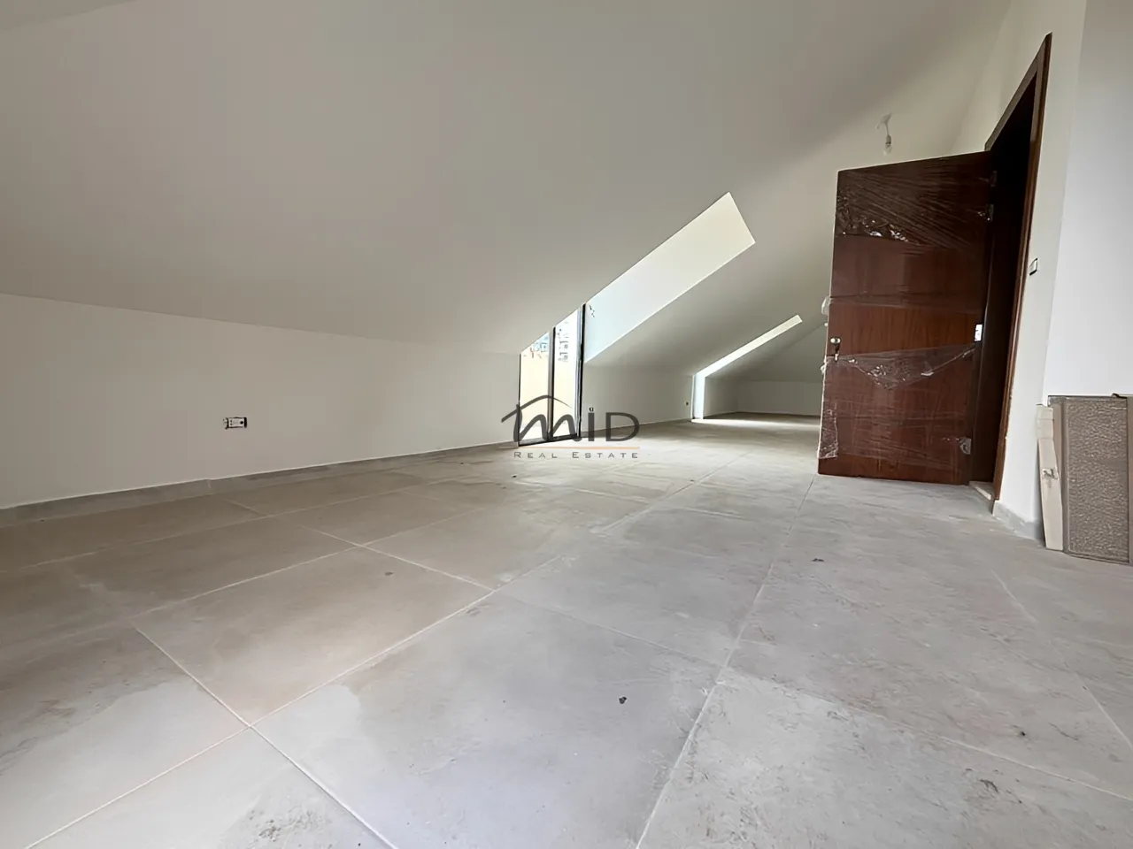 Residential in Bouar, lebanon - 2 bed, 3.0 bath