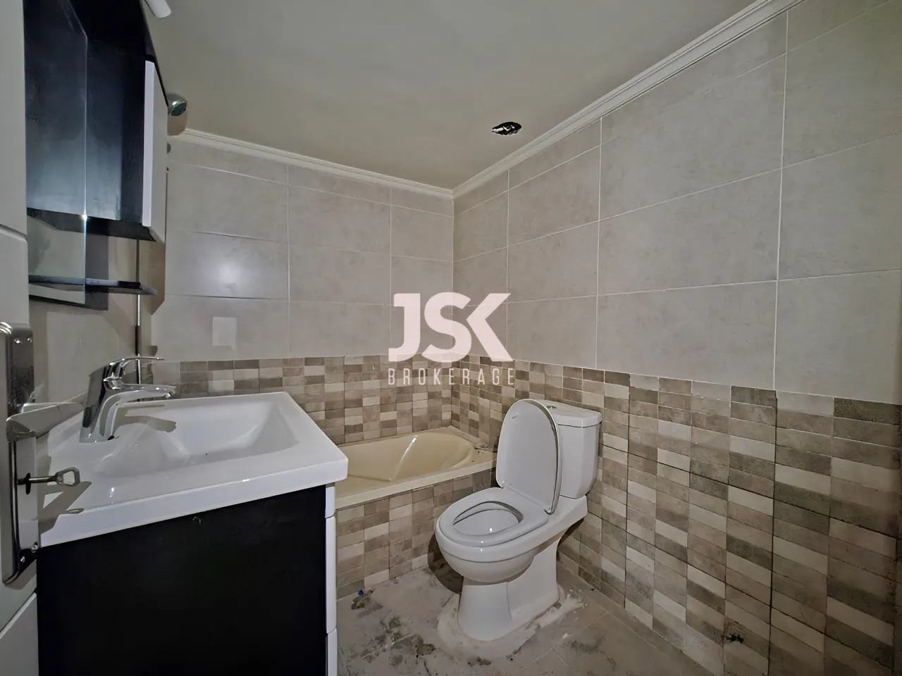 Apartment for Rent in Ballouneh
