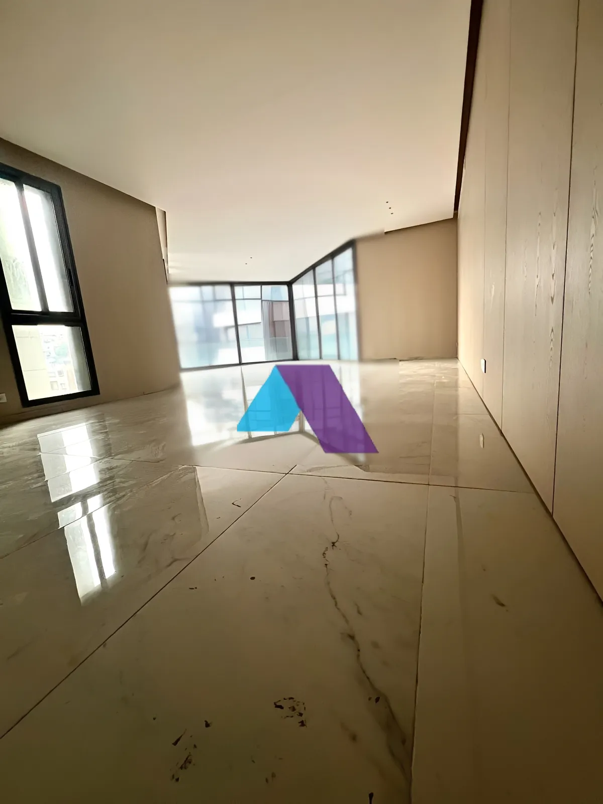 Apartment for Sale in Geitawi - 3 bed, 4 bath