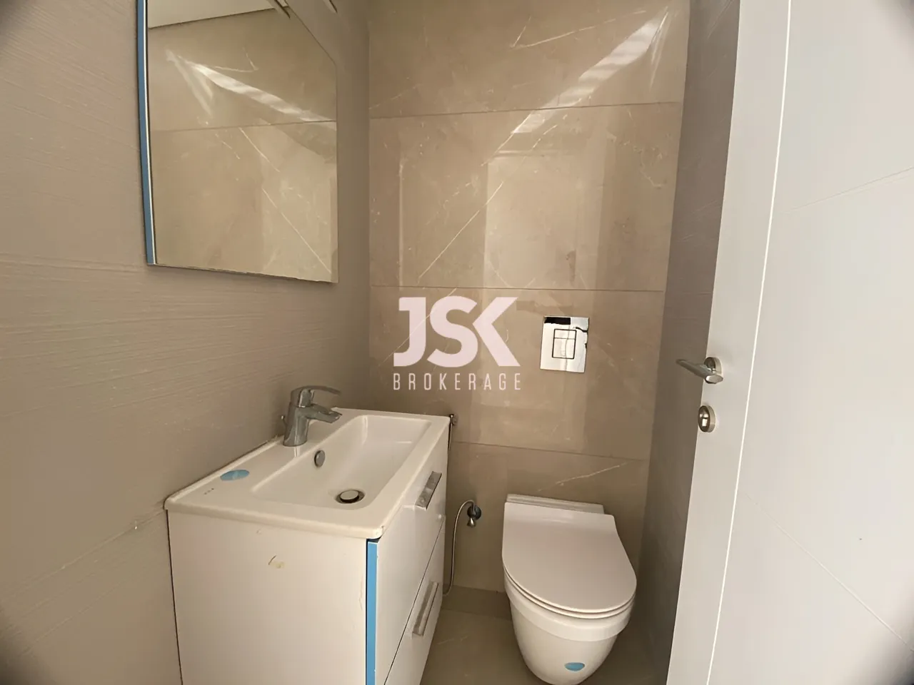 Apartment for Sale in Hamra