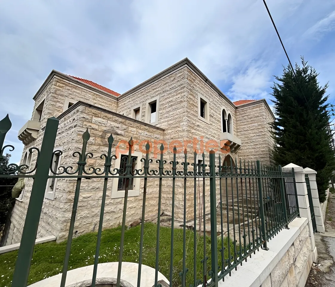 Villa for Sale in Bikfaiya - 6 bath