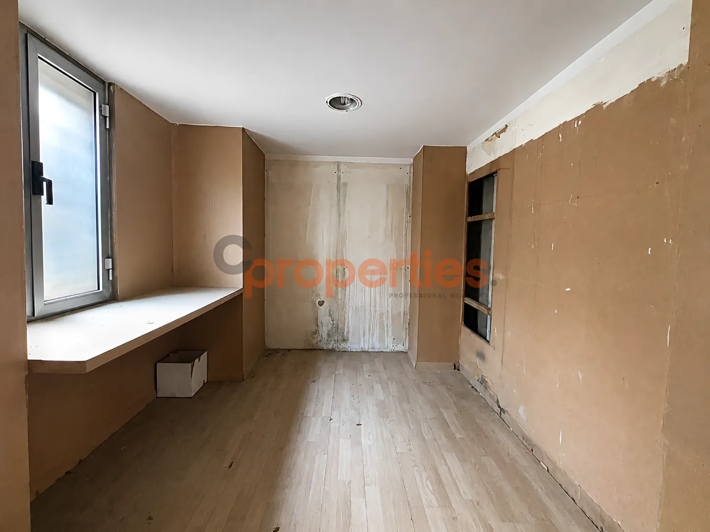 Shop for rent in Hamra, Beirut, Lebanon
