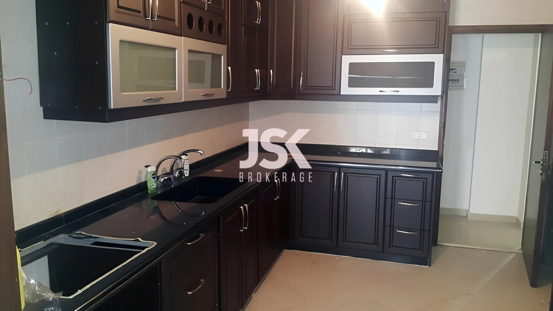 Apartment for Sale in Chnaneir, Lebanon - 3 bed, 3 bath