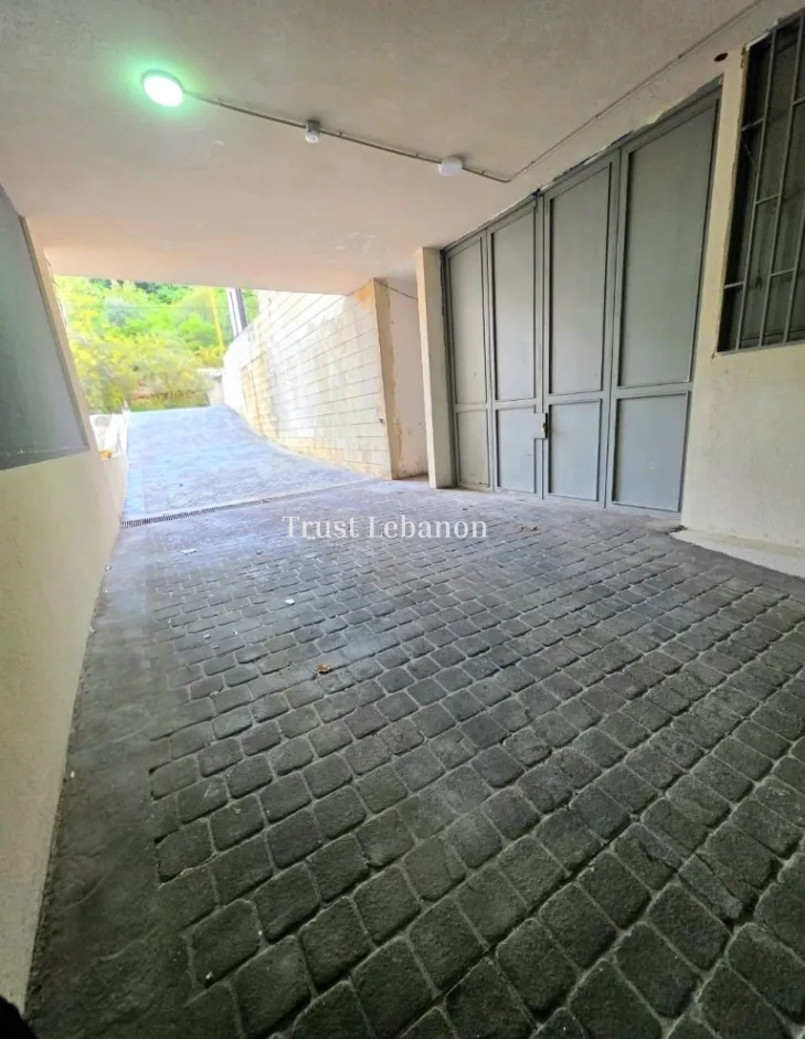 Warehouse for sale in Baabda, Lebanon