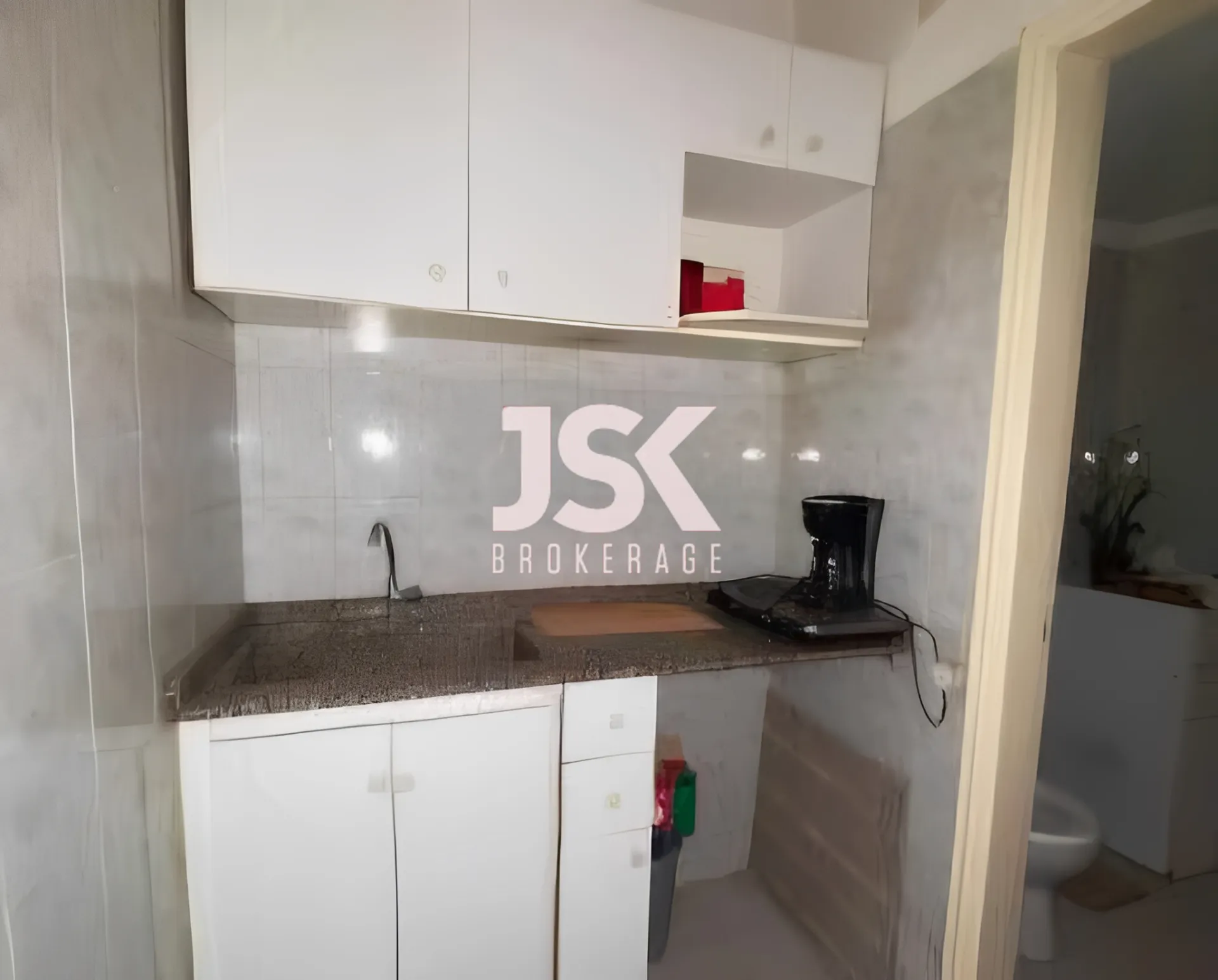 Office for Sale in Jdeideh