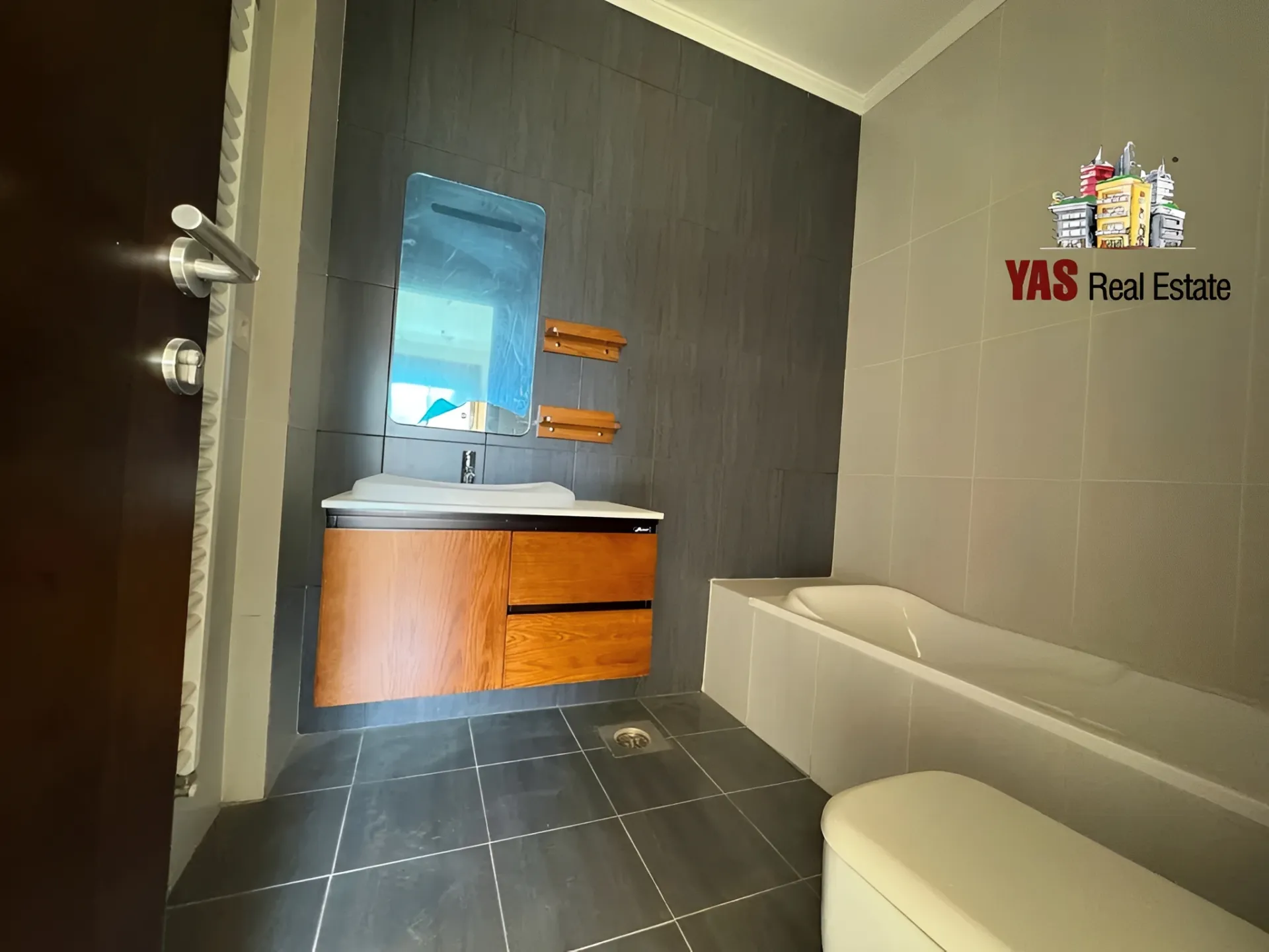 Apartment for Sale in Ballouneh