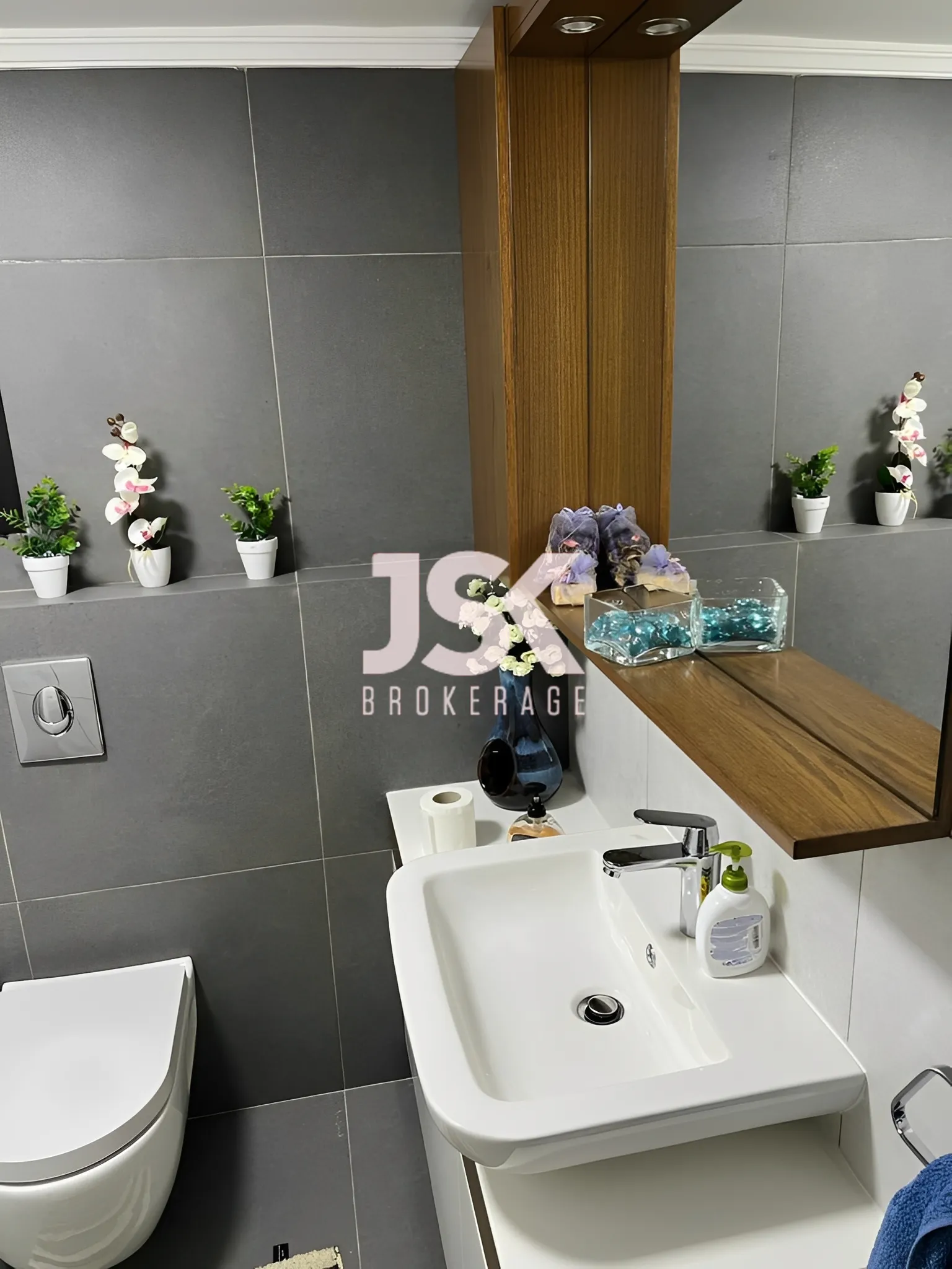 Chalet for Sale in Zaarour