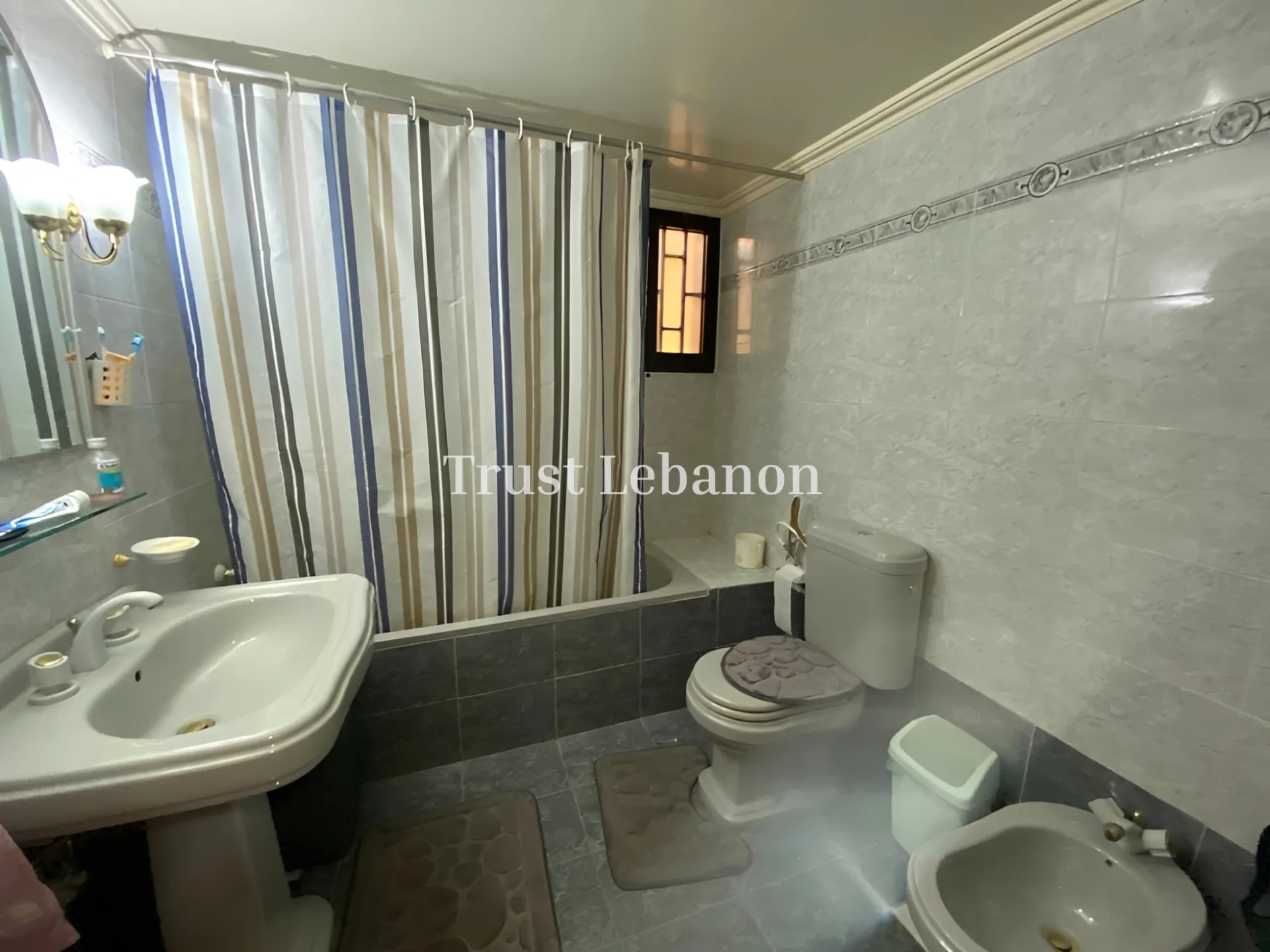 Apartment for rent in Baabdat