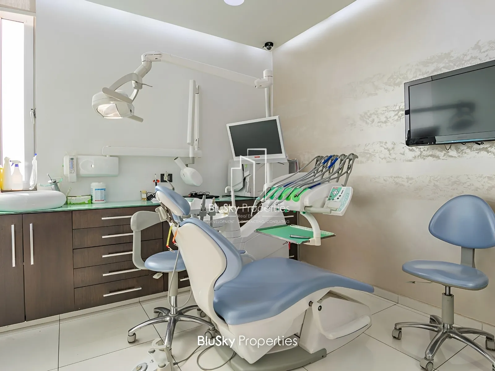 Clinic For Sale in Jal El Dib