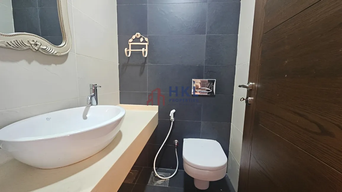 Apartment for rent in Ain Al Mraiseh, Beirut, Lebanon