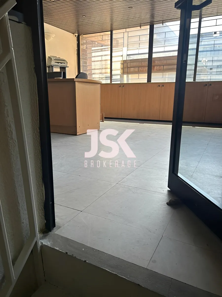 Office for rent in Daoura