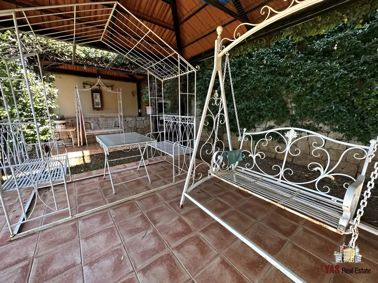 Apartment for Sale in Ballouneh