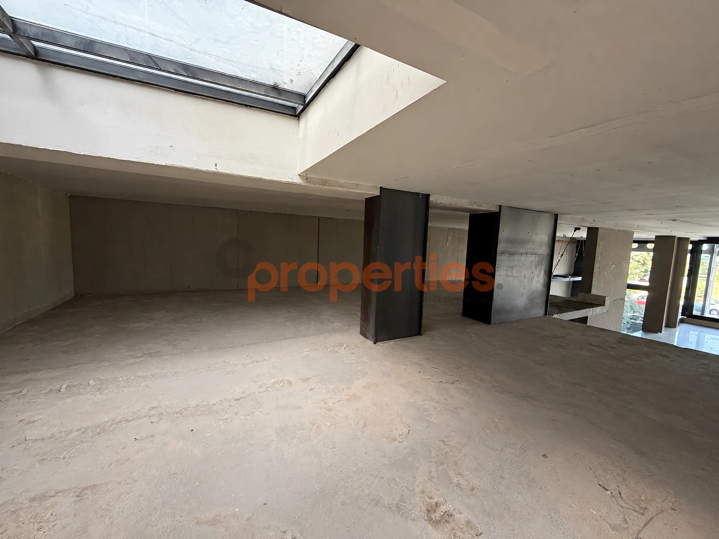 Showroom for Rent in Achrafieh