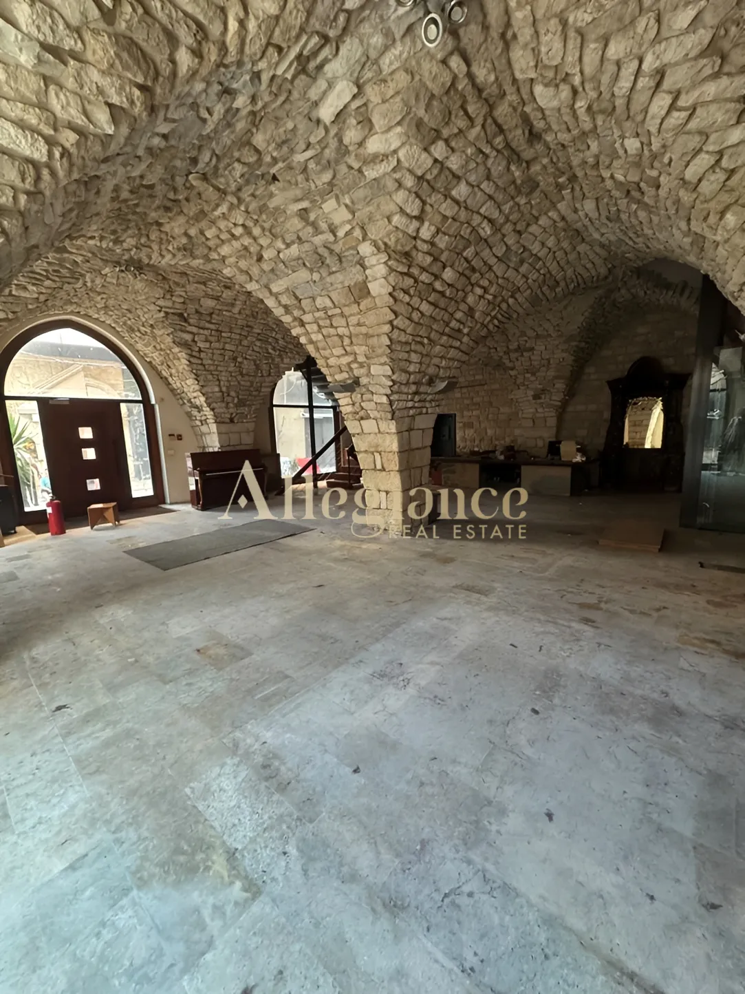 Commercial for sale in Jounieh